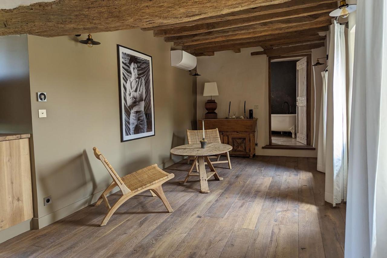 ホテル Val Trebbia Feucherolles エクステリア 写真